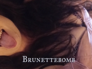 Brunettebomb