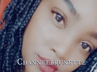 Channelbrunette