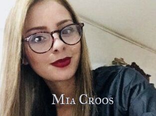 Mia_Croos