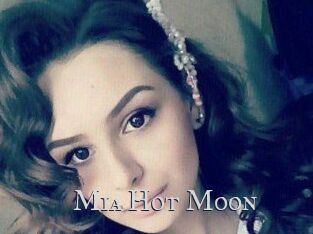 Mia_Hot_Moon